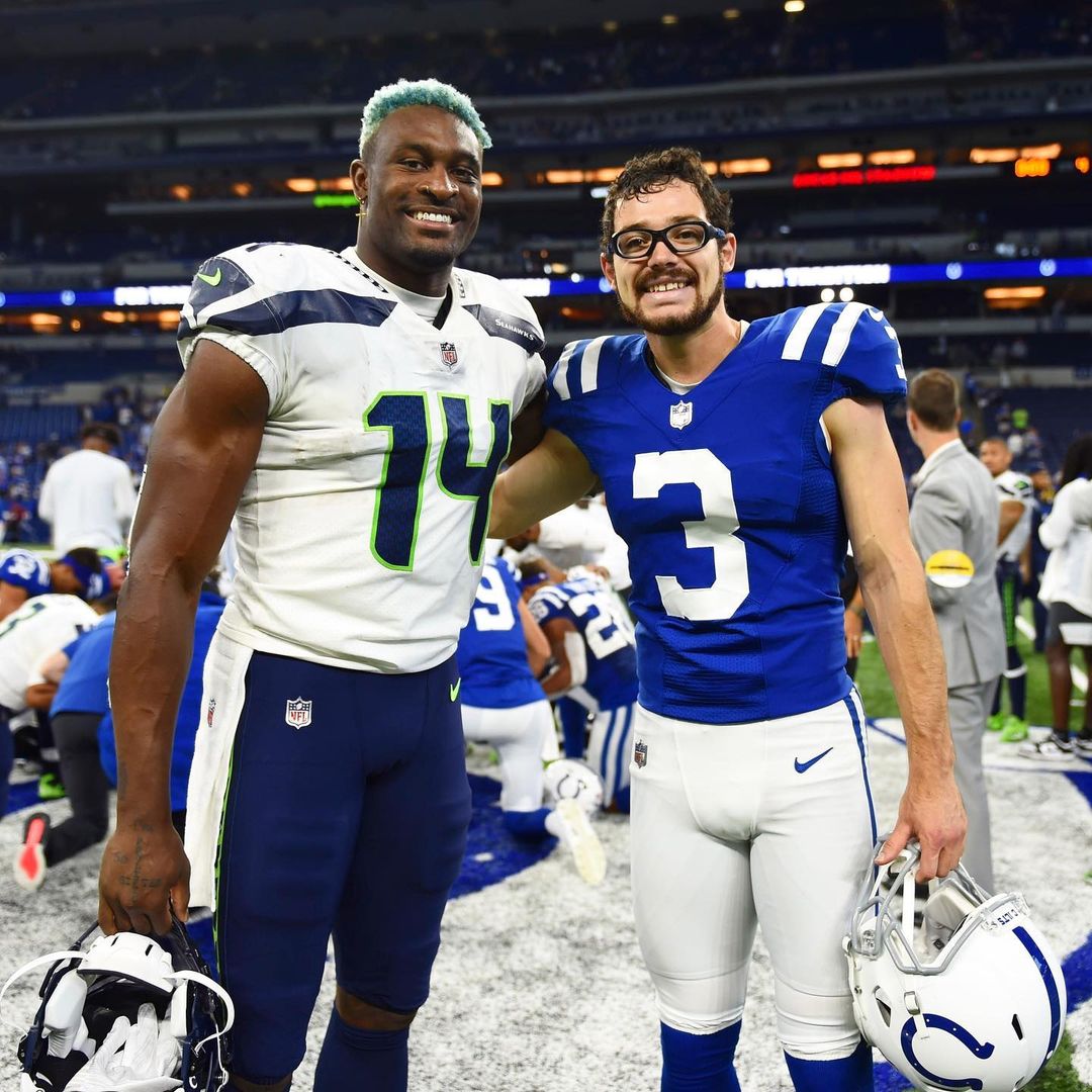 brgridiron's tweet photo. They finally met 😂

(via @RodTheKicker3) https://t.co/KIq0cIkZwC