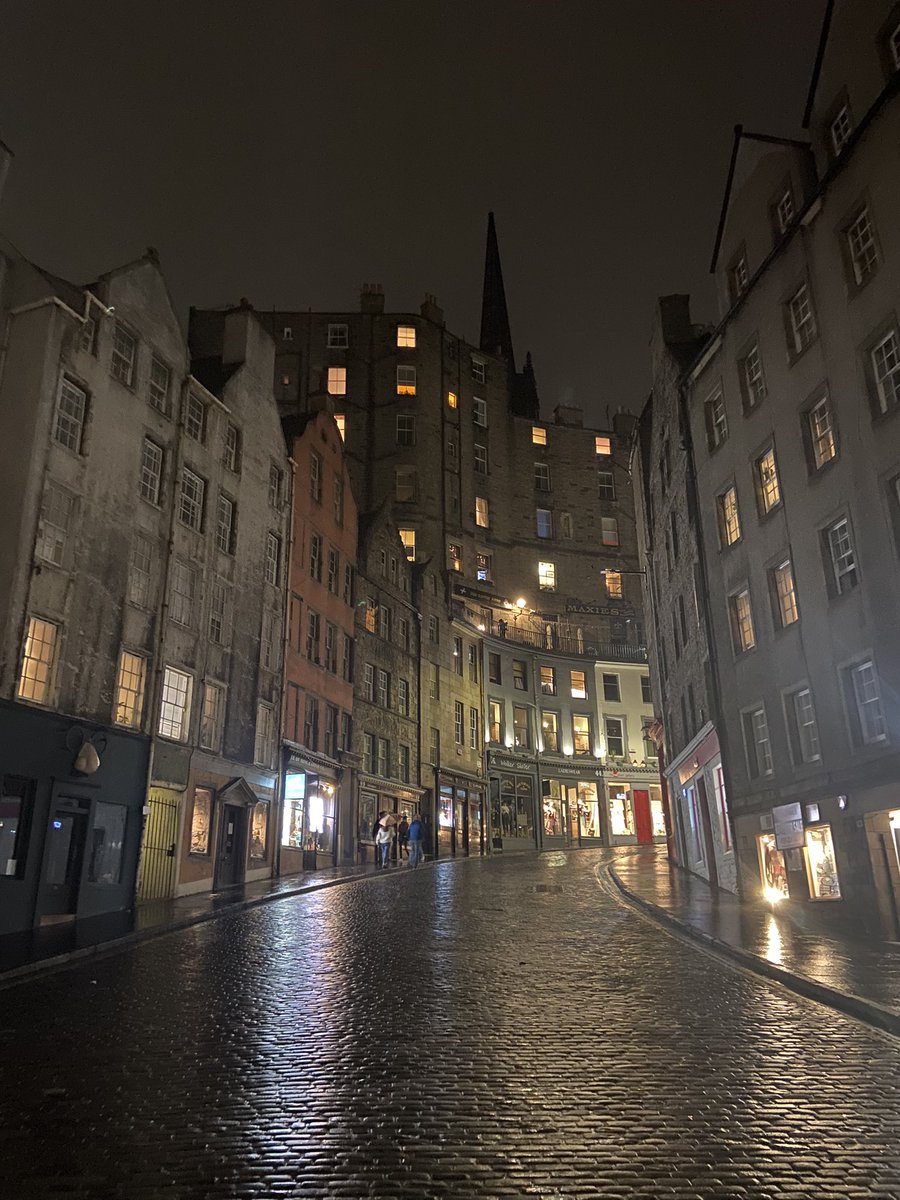 Autumnal Victoria Street, Edinburgh