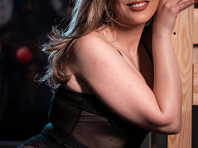 You can call me for a sexy private show, too... right here:  https://t.co/yVDcqMYVBd  @getmenaked @HotAdultModels @bbnaked @nakedwomentime @BabeHeavenTV @Hawker881_Promo