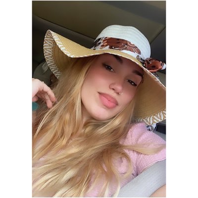 VasquezSolanlly's tweet photo. #NuevaFotoDePerfil https://t.co/wRDgfaeqsV