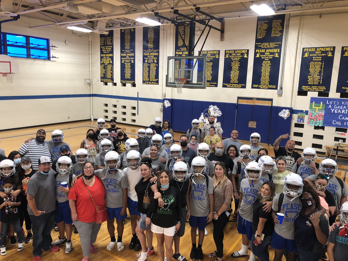 CoachRyanSolis's tweet photo. Thank you parents for helping your sons and daughters apply their football decals to their helmets today! Way to get the football season started!! Go Bulldogs!! @NISD_Athletics @LadybulldogsEMP @CoachA_Ramirez @NISDPease https://t.co/3RIhaUO6ty