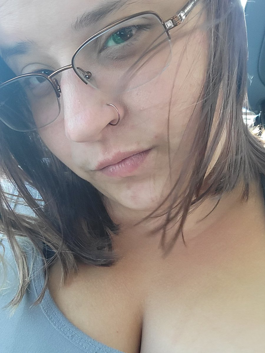 CynPoised's tweet photo. No makeup, no frills. Just a pet looking for some snuggles and a masochist who can't wait for the weekend https://t.co/1jzE7zq5Ms