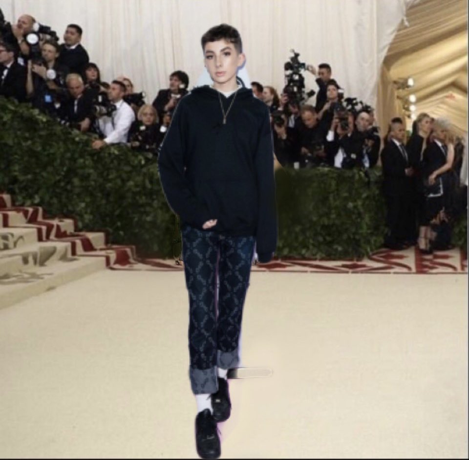 kwl39's tweet image. Stoppp @lookingforlewys just turned up at #MetGala 😩😍