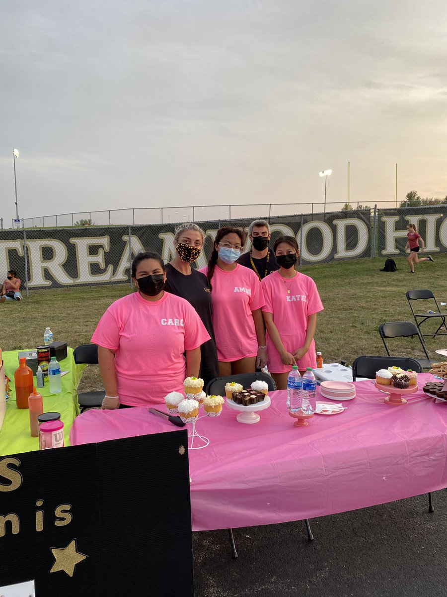 SabresTennis's tweet photo. Homecoming week - SABRES bonfire and car smash 💥 tonight! Don’t forget to 🛑 @SabresTennis SWEET CORNER!!!
.
#fortheloveoftennis #SriveHonorSucceed https://t.co/zZWpmb20J7