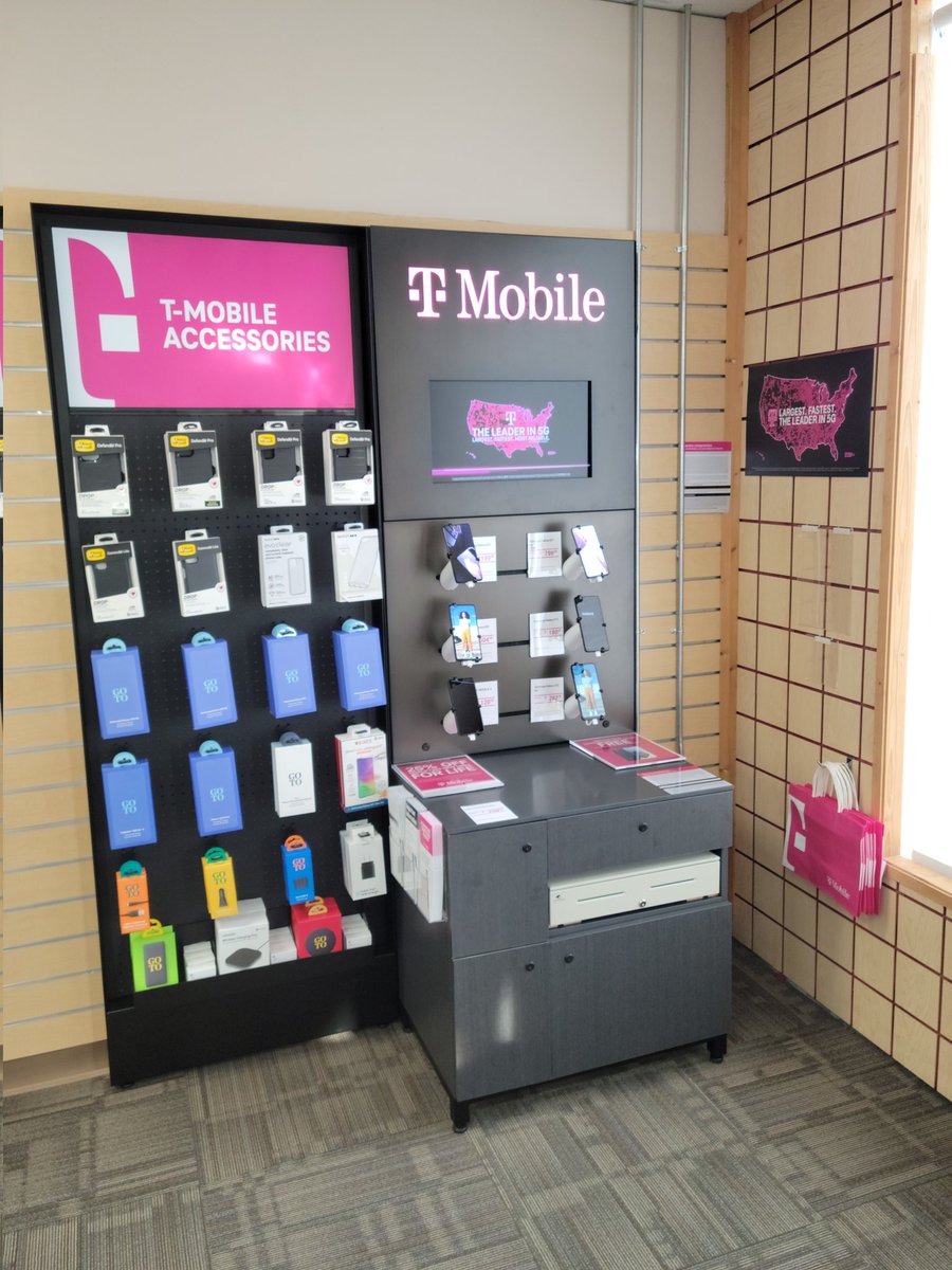 Setting up our great authorized Retail partners in Powell,WY! Excited to see Marc and his team have success in his local town and bring Magenta into SMRA Wyoming!@MagentaMAAKO <a href="/BIGmagentAL/">Alan Prothero</a> <a href="/JeffBickel7/">Jeff Bickel</a> <a href="/dwhita01/">Dave Whitaker</a> <a href="/JohnStevens_/">John Stevens</a> <a href="/The1MattBailey/">matthew bailey</a> <a href="/emilynellf/">Emily Fyne</a>