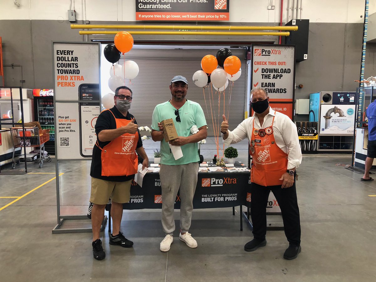 RBDuplessis's tweet photo. D115 2H Pro Appreciation Event already in full swing at Stores 8528 &amp; 1855! Outstanding!#ProXtraPerks @BrettTHD @ThomasM02683615 @jennifert1855 https://t.co/08vaa8O0uY