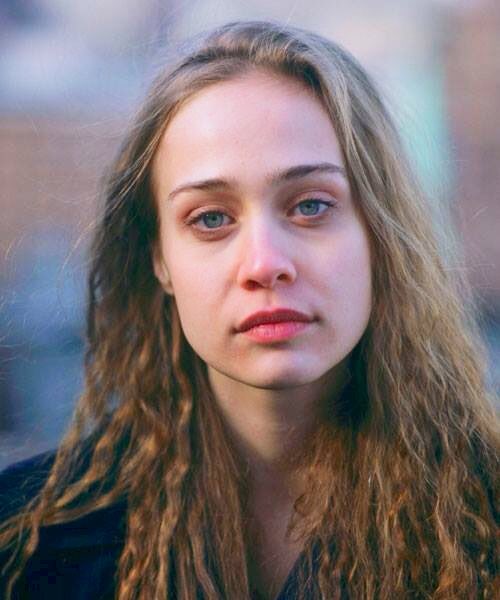 It s Fiona Apple s 44th birthday today!! Happy birthday to the queen 