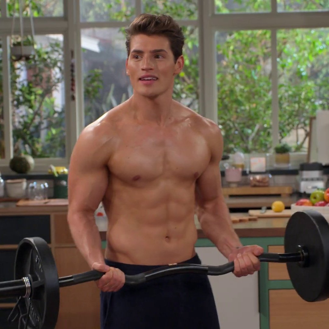 A TV show that we have Gregg Sulkin shirtless? 