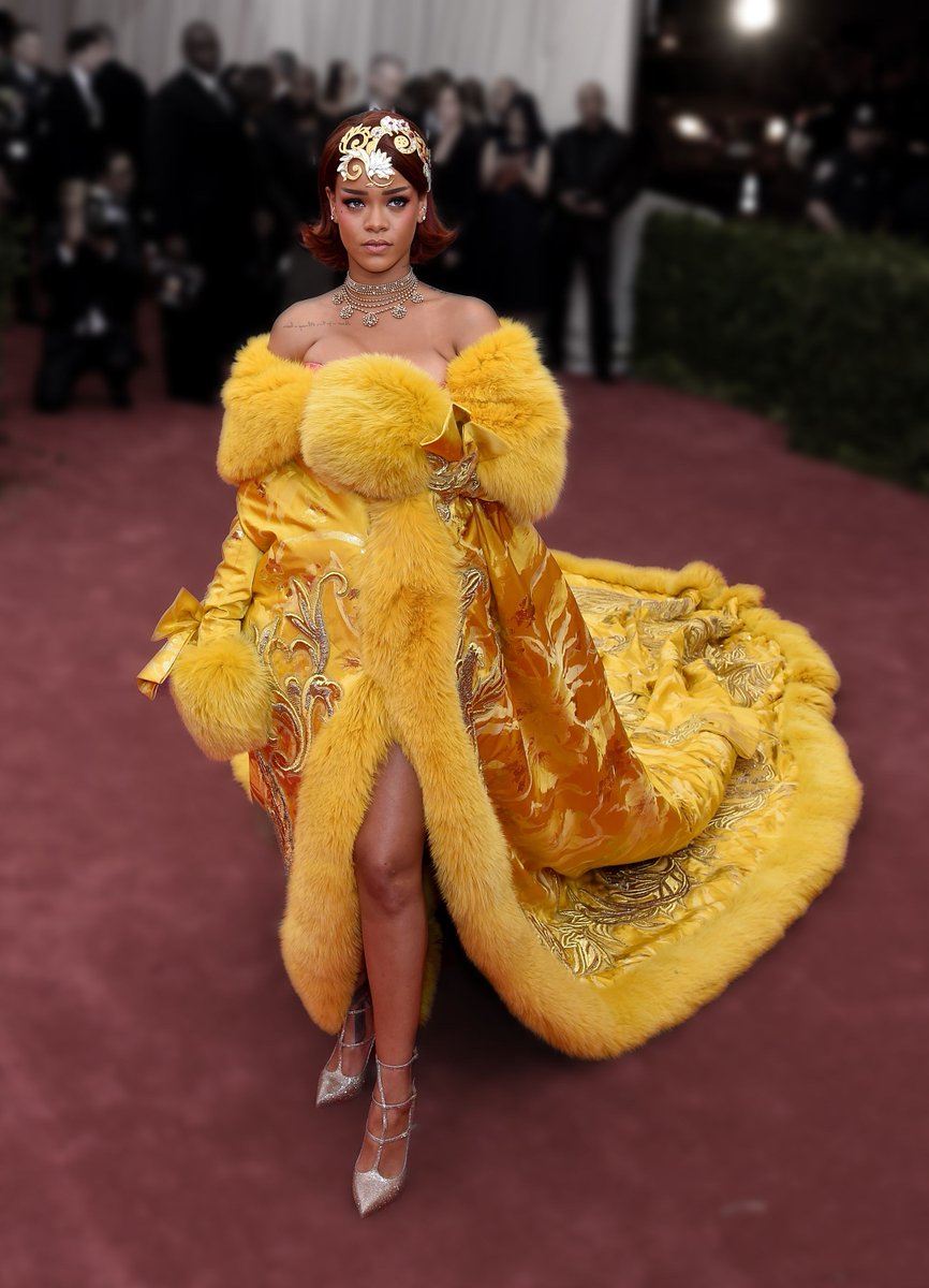 CoffeeBluffPics's tweet photo. Tonight, the #MetGala  officially kicks off a 2-part exhibition. Featuring 4 young star-studded co-hosts, @RealChalamet, @billieeilish, @naomiosaka, and @TheAmandaGorman, the theme is American Fashion. 

What looks will be your favorites from tonight? Or from galas of the past? https://t.co/4Ma8mE9t4l