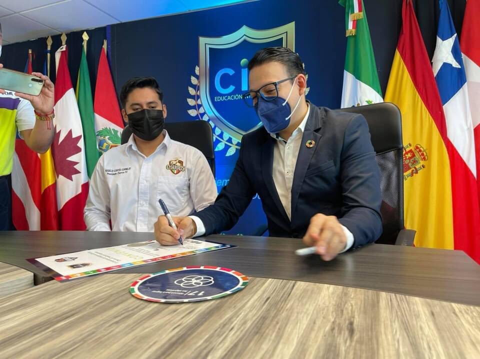 Educa_DotCom's tweet photo. 🐎⚽️ Realizamos la Firma de CONVENIO de colaboración, para el lanzamiento de CHARROS, Club de Fútbol Inteligente para niños y niñas. En Inteligencia Educa les damos la bienvenida. 
La iniciativa que esta alianza traerá grandes frutos a la educación deportiva nacional. 
🐎⚽️ https://t.co/36PZSKO3Fm