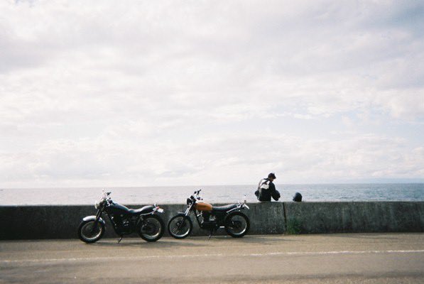 ___Nmy's tweet photo. バイクを写ルンですで撮ると https://t.co/l1AsO8bGhH