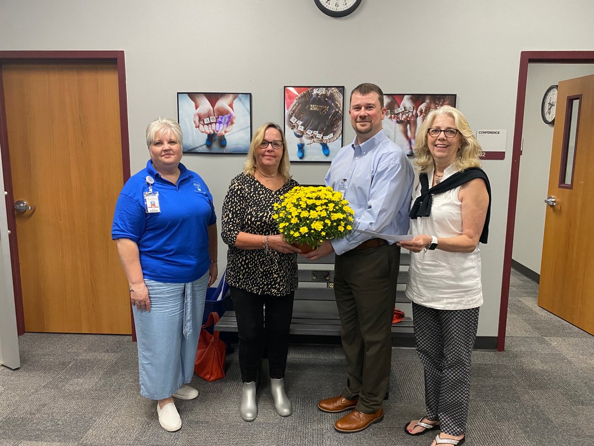 🪴🌷Thank you very much to The Woodlands Gardening Club for the generous donation!  Our Jr. Master Gardeners will put it the money to good use.  #BBEshineyourlight 💡