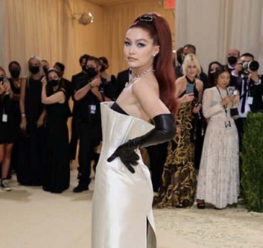 this woman had A BABY #MetGala