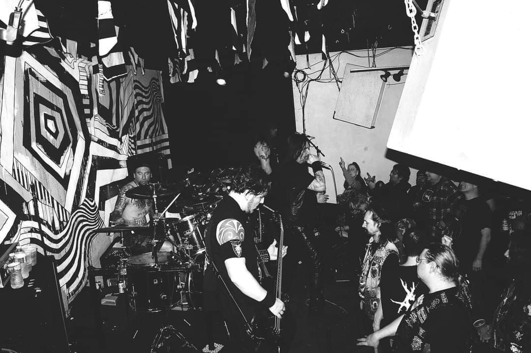 EaracheRecords's tweet photo. Usurper Milwaukee 2019
#usurper #killformetal #twilightdominion #cryptobeast #chicagosfinest #earacherecords #ough https://t.co/4uwrjN3CfW