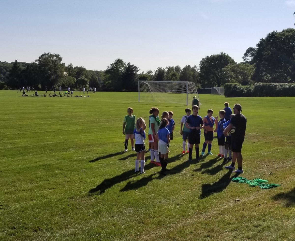 rhcdmariners's tweet photo. It was another perfect day for soccer practices today! 
.
#TheMarinerWay @pioneerathletic #FieldsOfExcellence https://t.co/snRZCh9pTs