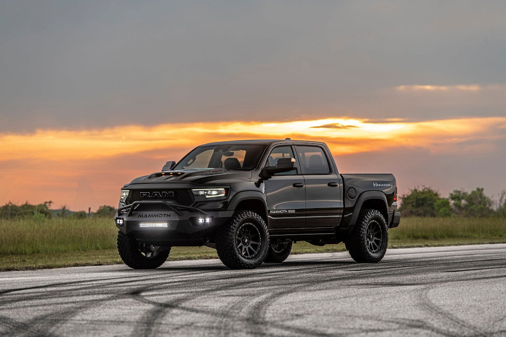 Hennessey starts build of MAMMOTH 1000 TRX truck with enhanced 6.2-liter supercharged V8 boasting 1,012 hp and 0-60 mph in 3.2 seconds
<a href="/Bajapreneur/">Bajapreneur</a>  <a href="/RaceReporters/">Race Reporter</a> <a href="/TeamPuroOffroad/">Team Puro Offroad</a>  @AlemanEnBaja  - That thing will raise your hearbeat....
motospeed.xyz/mammoth