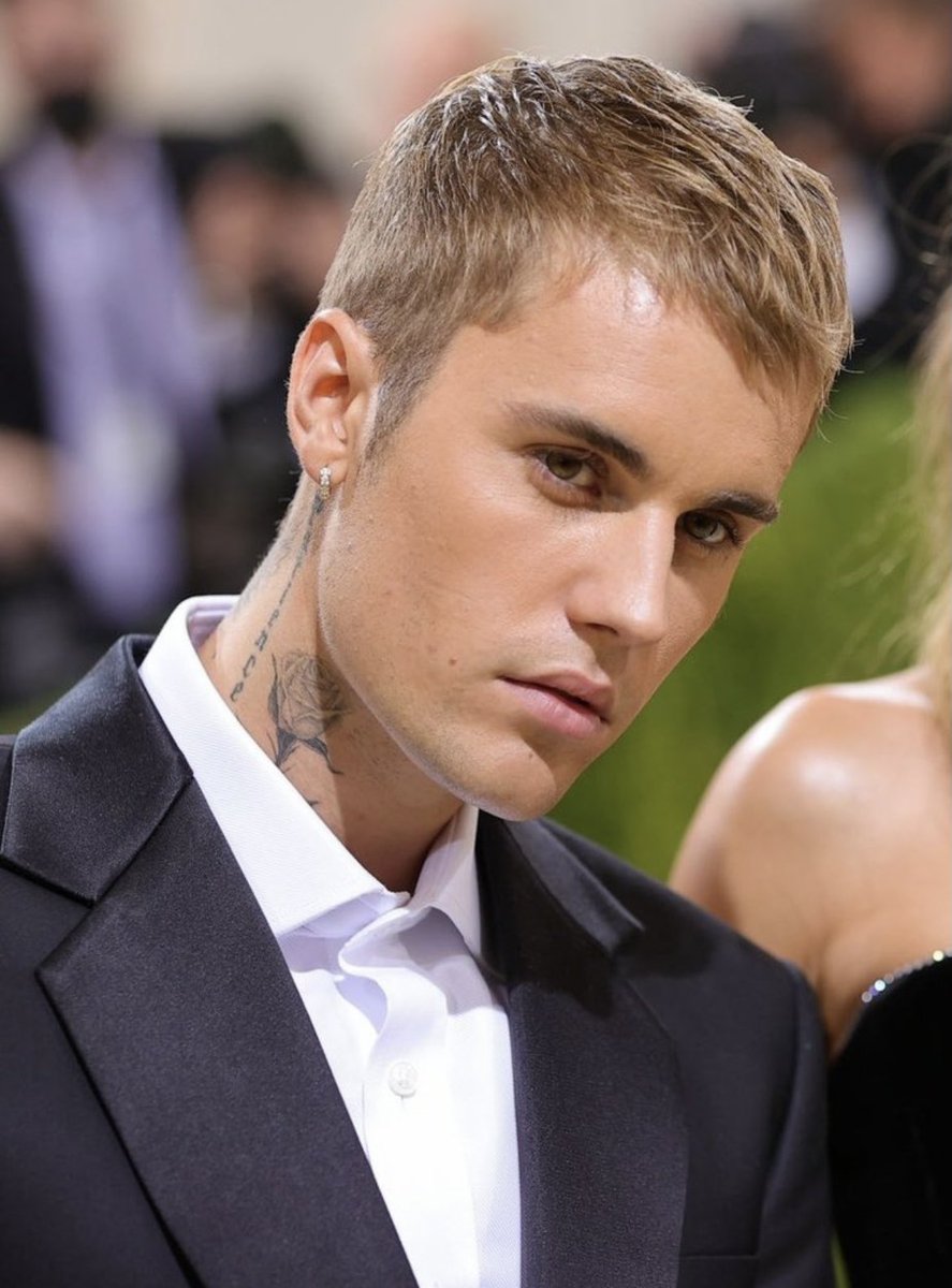 dieforjus's tweet image. his eyes could kill