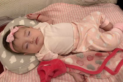 CojinMimosMex's tweet image. Que linda 😍 bebita, el contemplar a tu hij@ dormir o jugar es una de las 😃alegrias mas grandes como mamá o papá. Nuestros hij@s lo que necesitan de nosotros es 🥰amor! Que tenga un excelente inicio de semana! #cojinmimos #cojinmimosmex #mimospillow