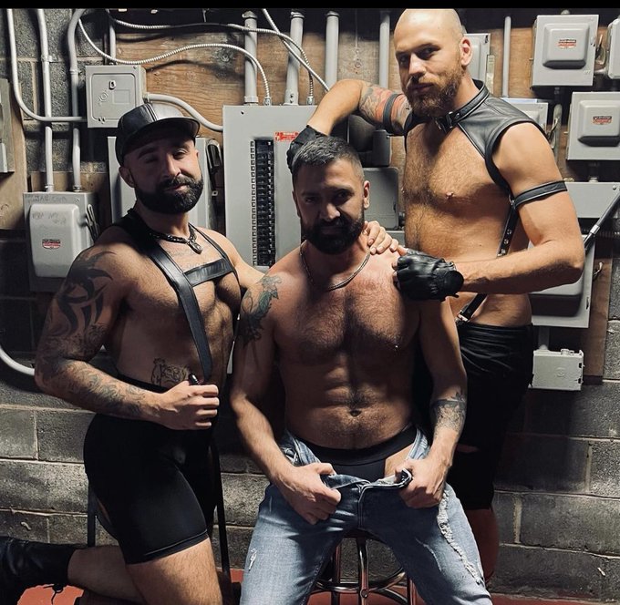 3 pic. 2021 leather expo @MenjosComplex https://t.co/b4lQWEkeMp
