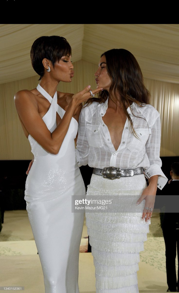 metgalaupdate's tweet image. Joan Smalls and Lily Aldridge at the #MetGala
