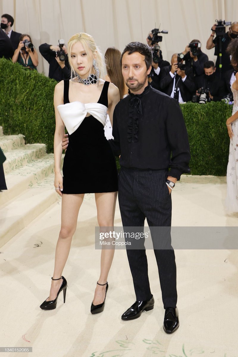 inthemoodforrs's tweet photo. Official Press Photos of Rosé and Anthony at the 2021 Met Gala!

ROSÉ AT THE MET GALA #ROSÉ https://t.co/G4U2dhOwTP