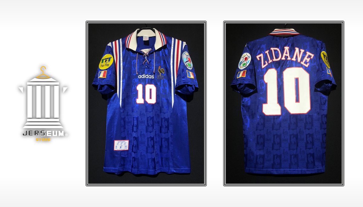Jerseum Store ジャージアム ストア على تويتر Euro1996 France H No 10 Zidane 27 990 ジネディーヌ ジダン選手 Euro1996予選での活躍によりスタメンと背番号 10 を奪取 本大会でも堂々たるプレーでフランス代表をベスト4まで導きました 詳細 Jerseum Store ジャージアム ストア على تويتر Euro1996 France H No 10 Zidane 27 990 ジネディーヌ ジダン選手 Euro1996予選での活躍によりスタメンと背番号 10 を奪取 本大会でも堂々たるプレーでフランス代表をベスト4まで導きました 詳細