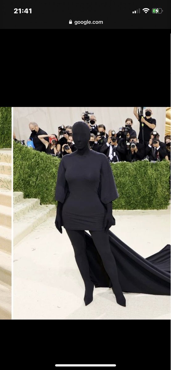 em_star8's tweet photo. @KahmoraHall started the trend is all I’m saying… #RupaulsDragRace #MetGala @KimKardashian https://t.co/s7bdjcCPCS
