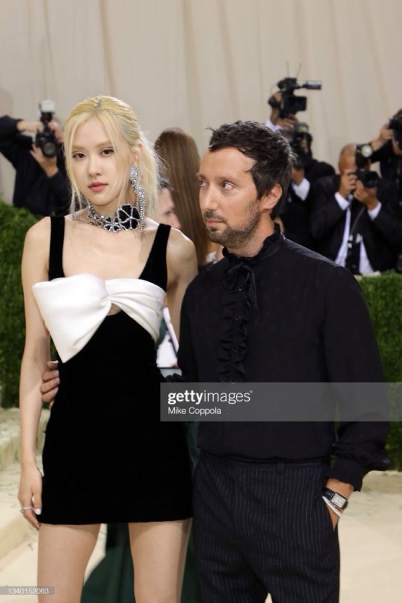 Get someone that looks at you like Anthony looks at #Rosé 😭😭 #MetGala2021
