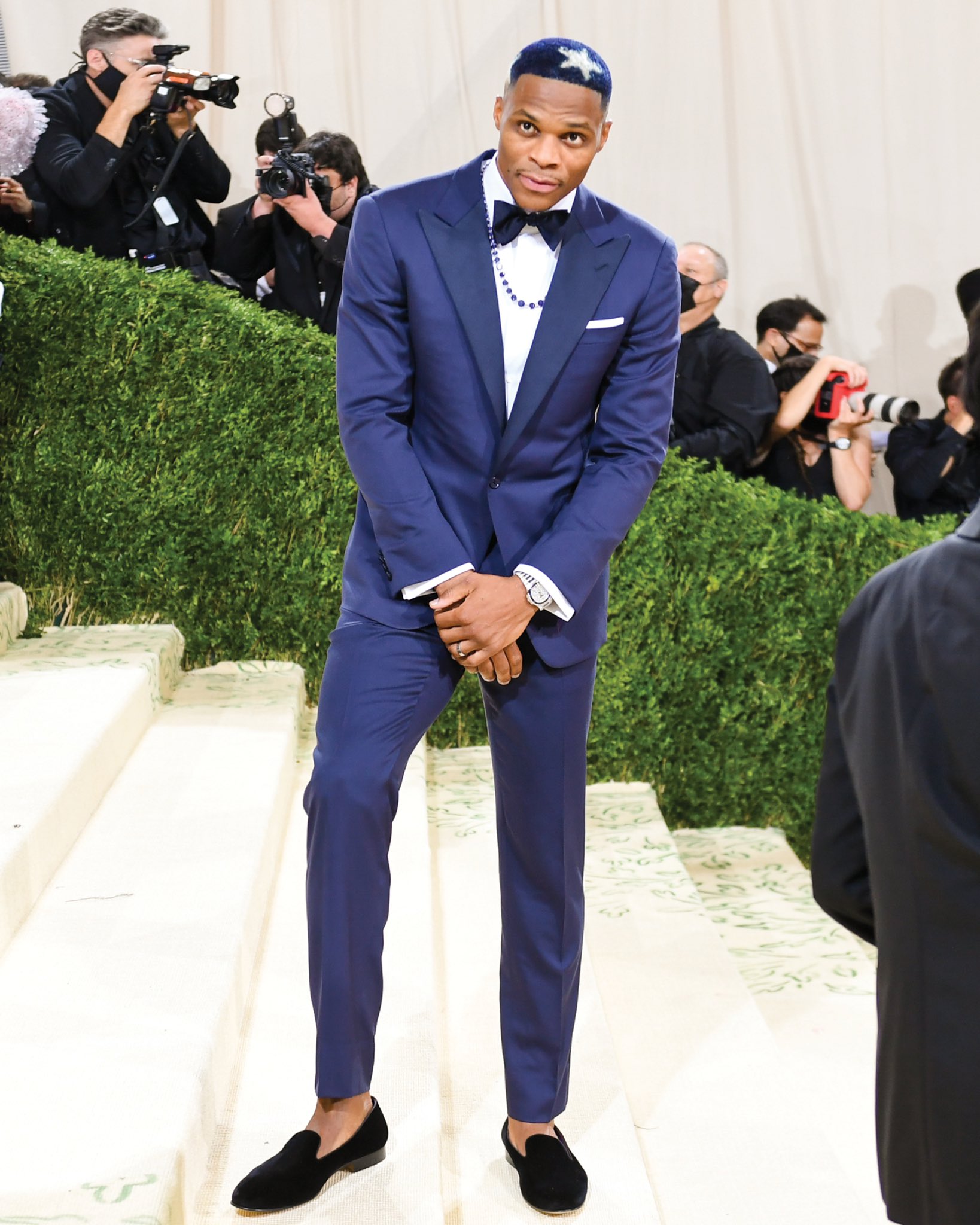 Ralph Lauren - Russell Westbrook arrives to his first-ever #MetGala in  #RLPurpleLabel. The Los Angeles Lakers point guard wears a Ralph Lauren  navy Handmade Peak-Lapel Tuxedo, crafted from a wool gabardine fabrication