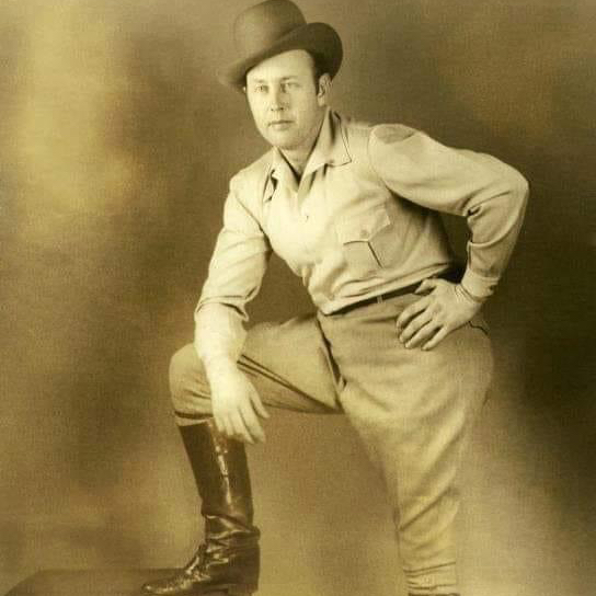 monroemandocamp's tweet photo. Birthday #bluegrassboy #billmonroe! We’ll be celebrating the #fatherofbluegrass all week at #monroemandolincamp ! - TMS https://t.co/D2CKhROcPb