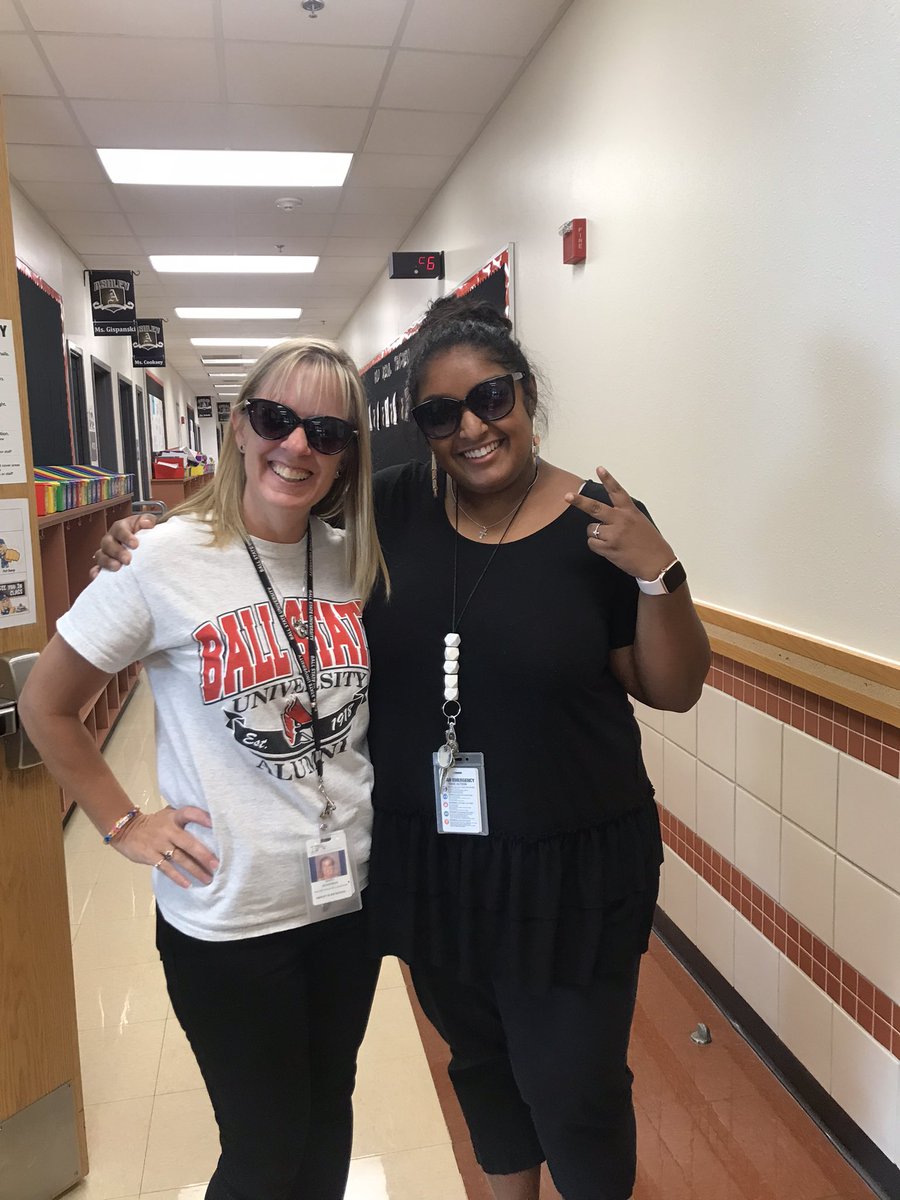 MsGispanski's tweet photo. Our students have such bright futures ahead! Here @AshleyElem ! @MarciBowerman @yellforortel #FISDLearns #OurFISDStory #FriscoFutureReady https://t.co/kqBYcnuNSf