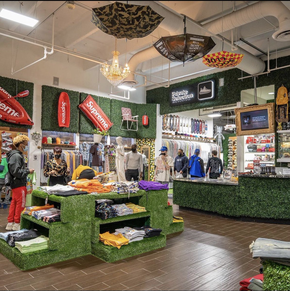 Tribe_Shed's tweet photo. It’s official. I’ll be the first local clothing business in one of the hottest stores in dfw. PCH Los Angeles in the galleria mall. I’ll update when my merch is officially in store. Tears of joy frfr. 🙏🏾🥺 https://t.co/EAyWEfOlyX