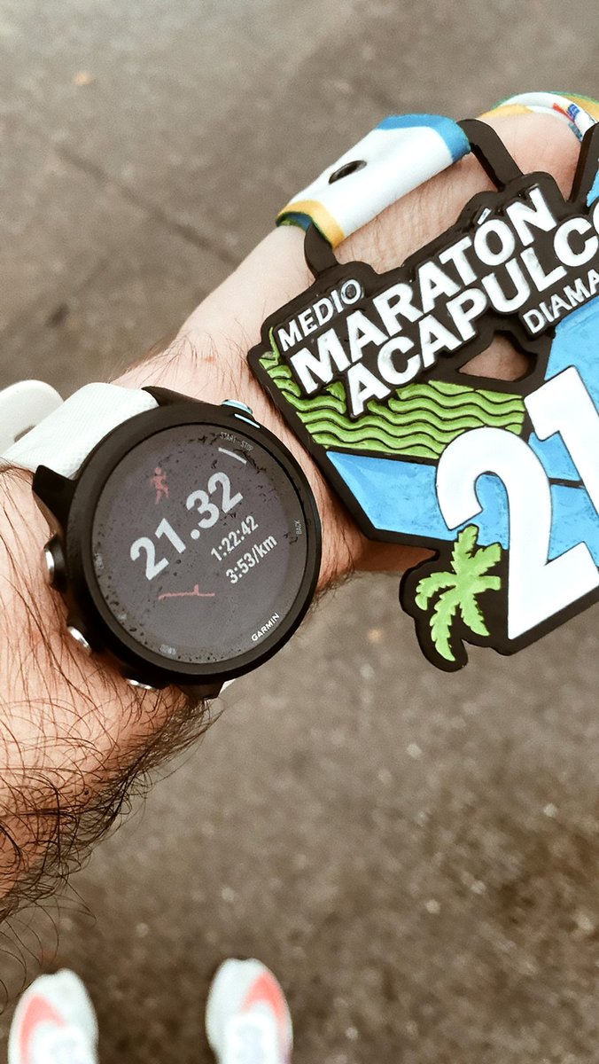 GarminMexico's tweet photo. 🏅 Lunes de #MedalMonday
👏 ¡Muchas felicidades! Pablo Gil, 3er lugar y 5to lugar general, Medio Maratón de Acapulco.
#BeatYesterday #SoyGarmin
#Forerunner245music
#ForerunnerForRunners
#ForerunnerParaRunners https://t.co/BDHP2XMgqj