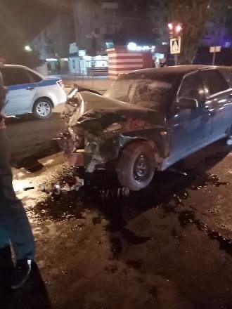 Приятель разбитый. Авария 26 ноября в зеленодольском районе. Приятель разбитый. Машины которые попали в аварию. Ваз 2106 врезался в дерево балаково.