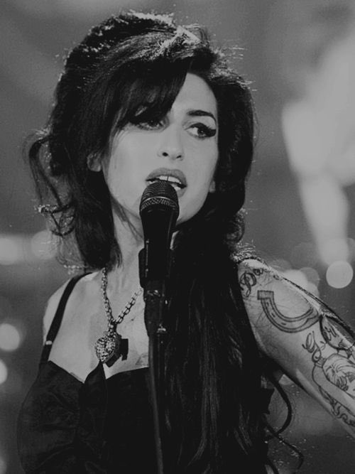 HAPPY BIRTHDAY AMY WINEHOUSE 