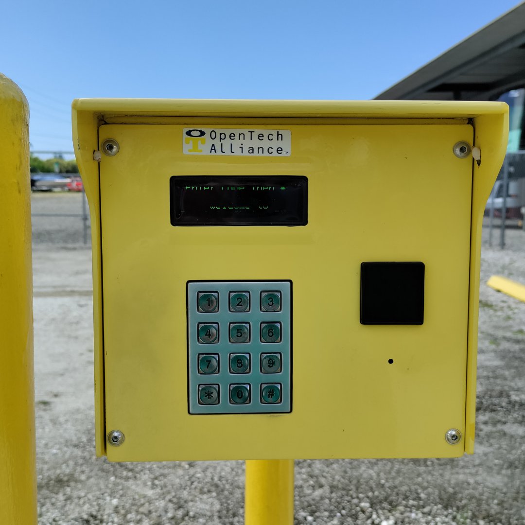 PCStorageFL's tweet image. Need a safe, secure place to park your boat or RV? Enjoy the ease and security of People’s Choice RV &amp;amp; Boat Storage in Punta Gorda, Florida!