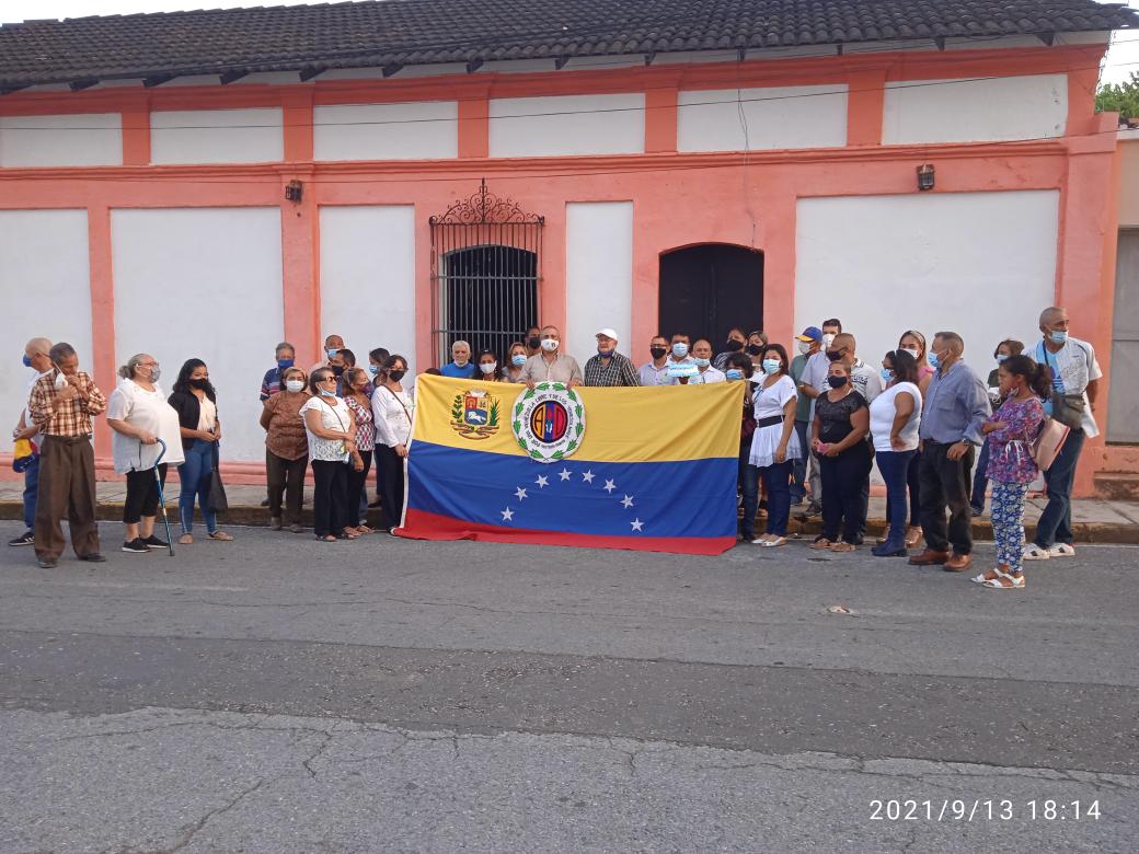 ADOrgTinaco's tweet photo. Con mucho entusiasmo realizamos hoy una miss de Acción de Gracias por el 80 Aniversario de Acción Democrática, en Tinaco, Cojedes. 
Acompañados de los partidos Volutad Popular, COPEI, Un Nuevo Tiempo y Primero Justicia. https://t.co/jQVpCFkHry