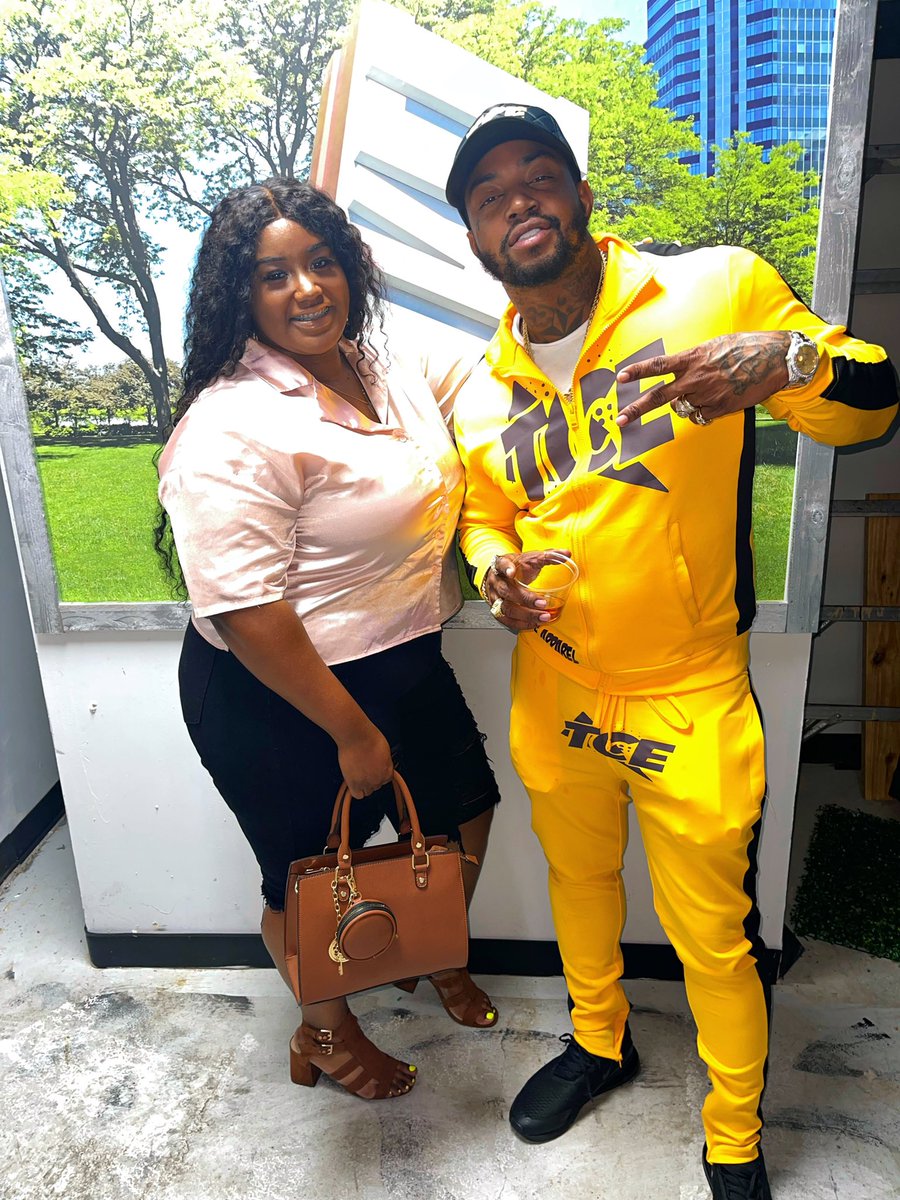 kdaviscomedy's tweet photo. Scrappy fine self told me: “you funny as hell; you killed that sh*t”. He was dying at my jokes 😂😍💛🤞🏾🔥🎤💫 #KDavis https://t.co/qwe99eDi6k