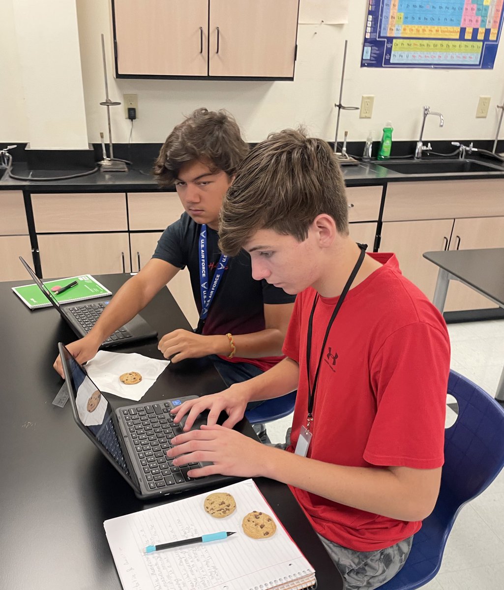 bethanykshields's tweet photo. Been a while since Iβve posted but @MHSPanthers have been working hard in chemistry! Started off with some quantitative and qualitative measurements! πͺ #misdproud #go2panthers #chemistry https://t.co/S3pvxHvbuE