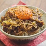 ご飯が止まらなくなっちゃう美味しさ？!絶妙な甘辛味に仕上がるという「豚丼」レシピ!