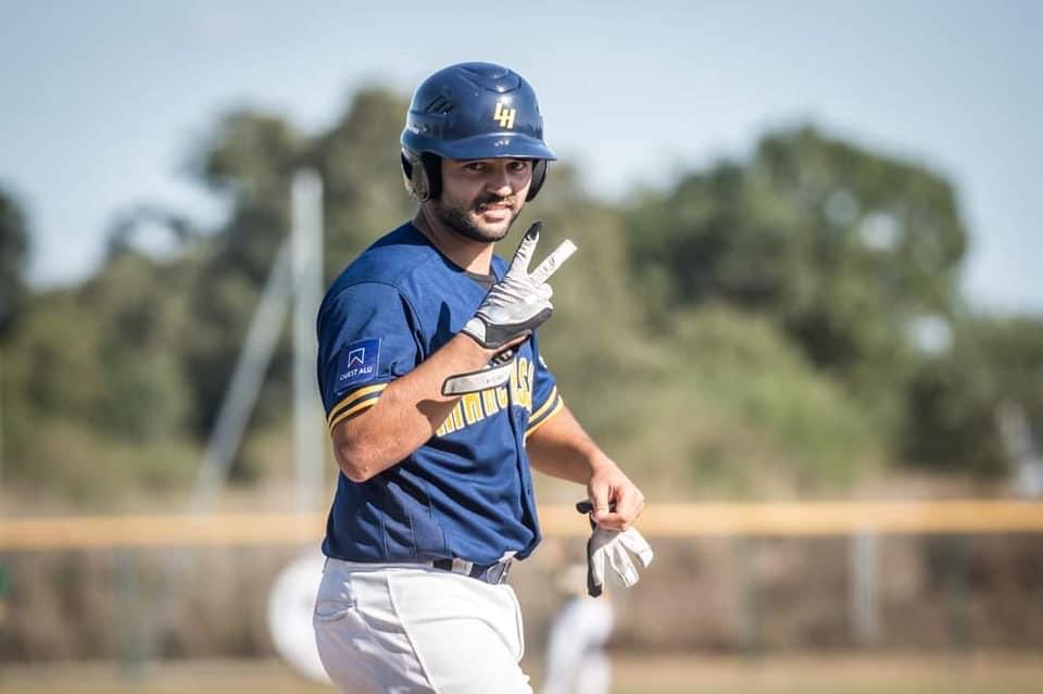 « Combien de victoires ce dimanche Jean-Louis ? »

Chez nos voisins des Boucaniers, nos Marcassins ont su s’imposer à deux reprises (13-6 et 30-9) sous un grand soleil et sur un magnifique terrain. ☀️

Merci à nos amis rochelais pour leur accueil ! 🏴‍☠️