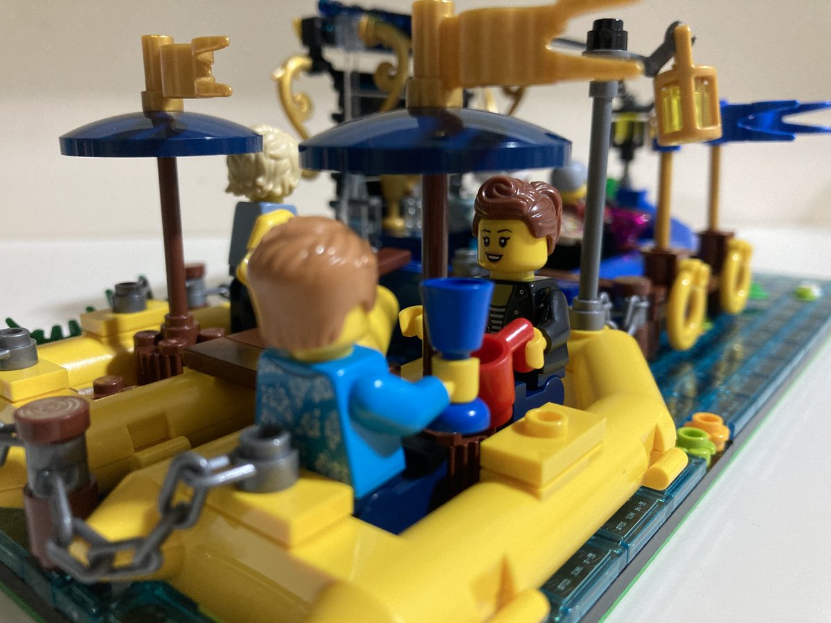 Our <a href="/londonafols/">London AFOLs</a> virtual meetup last night was dedicated to Ships. So I built this little addition for my Ninjago District, the Blue Boat Café. 
#Afol #Lego #BlockHeadUK