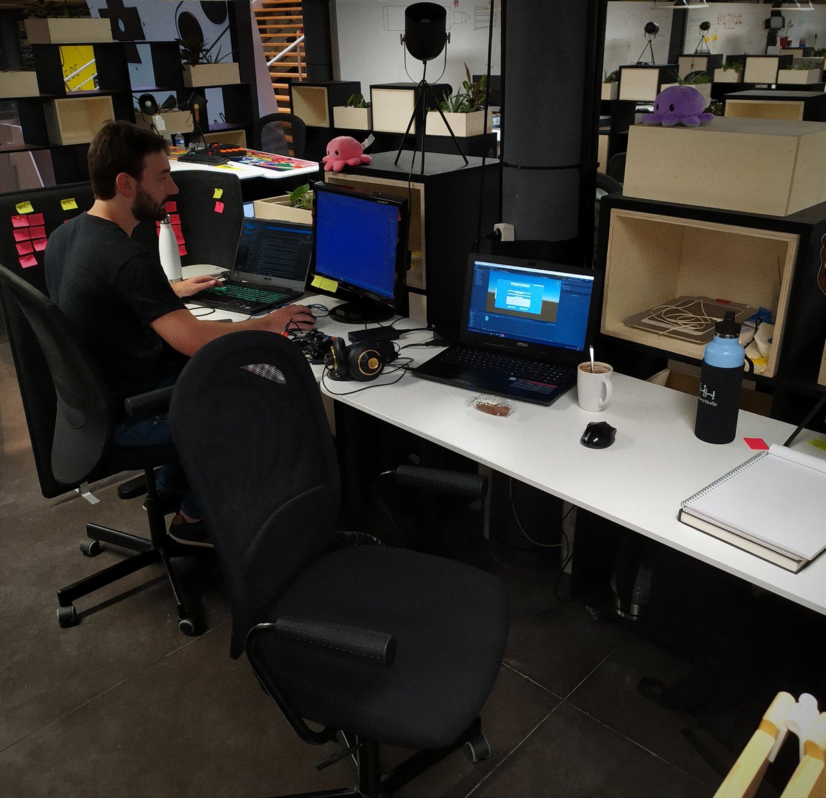 KrakilonGames's tweet photo. Trying our best to be ready for our first exhibition.
#gamedev #indiegames #indiedev #IndieGameDev #indiegamedeveloper https://t.co/ZY4XHnSrye
