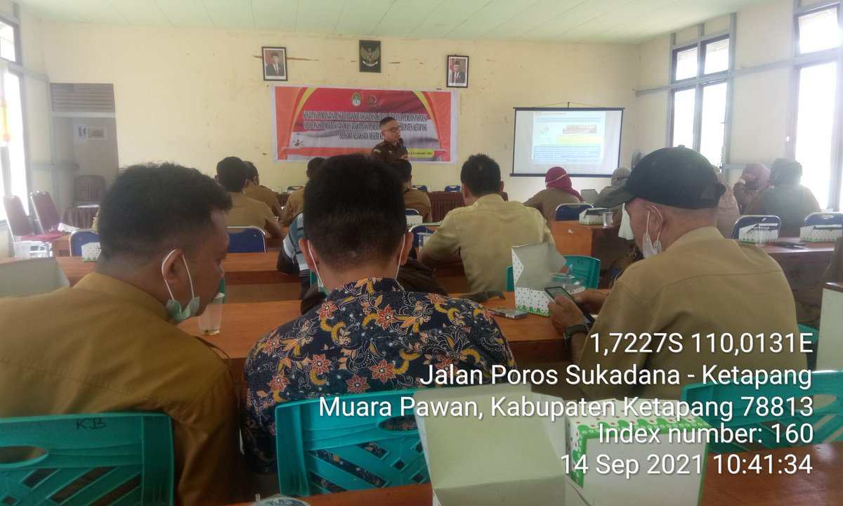 Muhamma36243746's tweet photo. Kegiatan pembinaan pengelolaan keuangan desa kepada aparatur pemerintah desa oleh Dinas Pmd dan kejaksaan kabupaten ketapang 
@jokowi 
@halimiskandarnu 
@taufikmadjid 
@fachrilabalado 
@imansyukri
@malik_haramain
@yusradaridesa 
@bangsispusdatin 
@AndiHam03763416
#tppiketapang https://t.co/dTQTDZ6k5i