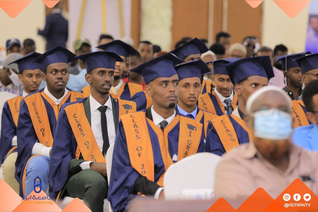 AssociationofSU's tweet photo. Gudoomiyaha Ururka Jaamacadaha Soomaaliyeed @Dahirhasan ayaa ka qayb galay xafladda qalin-jebinta dufcaddii 3aad ee @abrarunivesrity oo lagu qabtay magaalada Muqdisho. https://t.co/8KRj4E1Sly