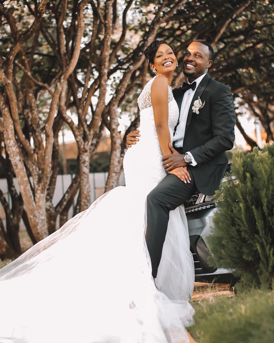 RwandanWedding's tweet photo. 😍❤️
Congratulation to Edmond &amp; Gogo
Follow @RwandanWedding
 For more 
Photographer  @franckax
Makeup @milly__beauty 
#rwandanwedding #rwmoments #rwbride #rwgroom https://t.co/aw62AlU1On