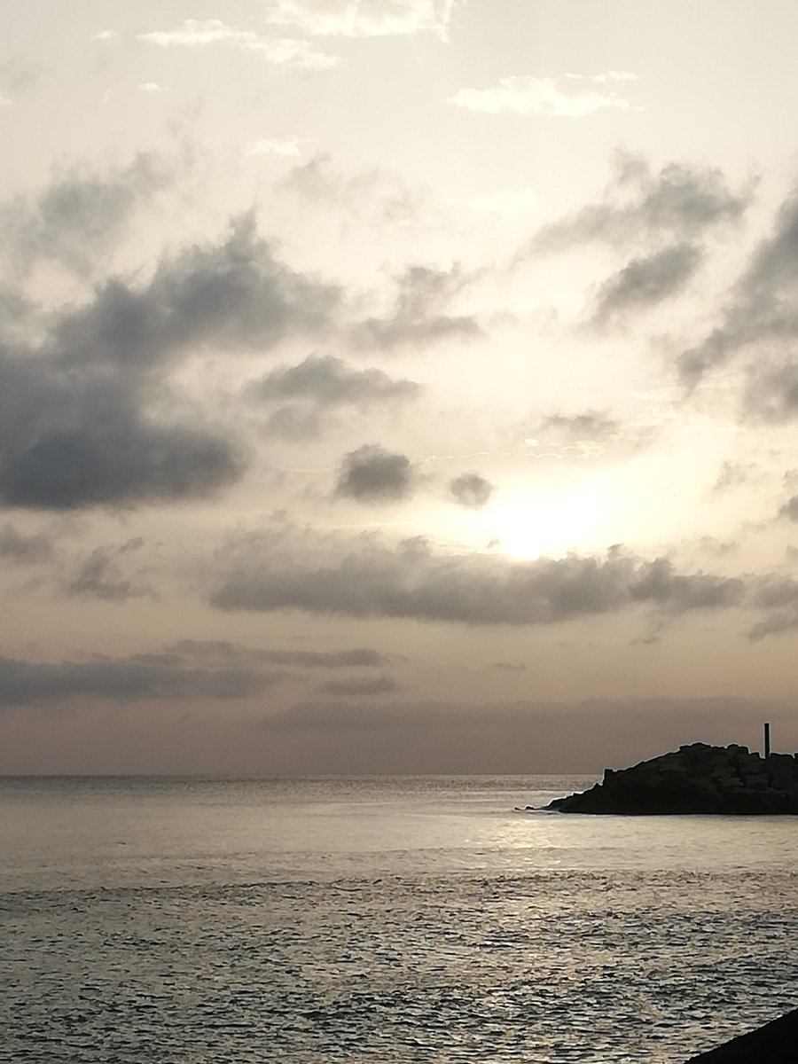 Antonio55149220's tweet photo. La compasión no signo de debilidad en quien la recibe, sino grandeza de quien la ofrece..."
#Tiemposracanos https://t.co/cjybrRi4Ip