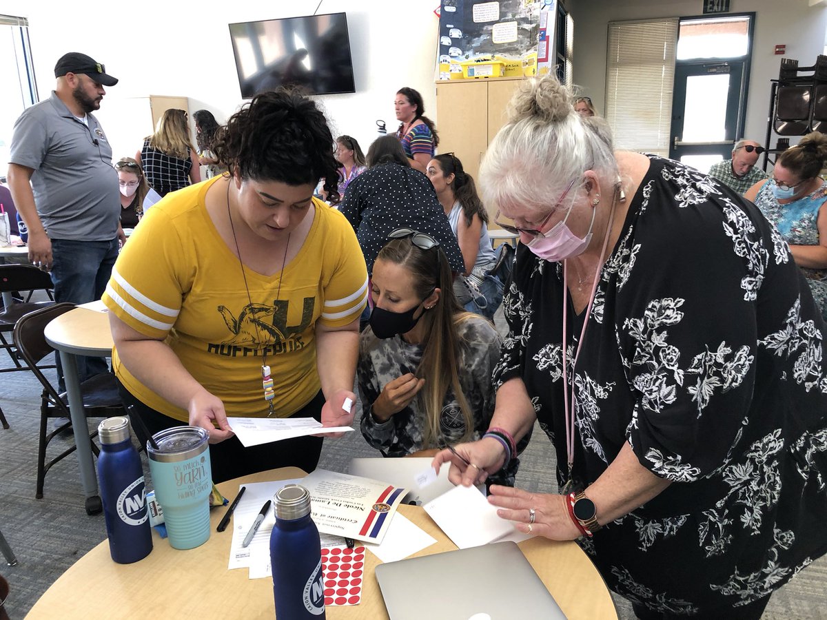 lcccsma's tweet photo. #OperationConnect has started! #LCCIsThePlaceToBe and we want to make sure that our Wildcats know we care. ❤️🐯🙌🏼@LettowHope @LeoCounselor519 @PenaCounselor @KHimaka https://t.co/4cRDrnW92J