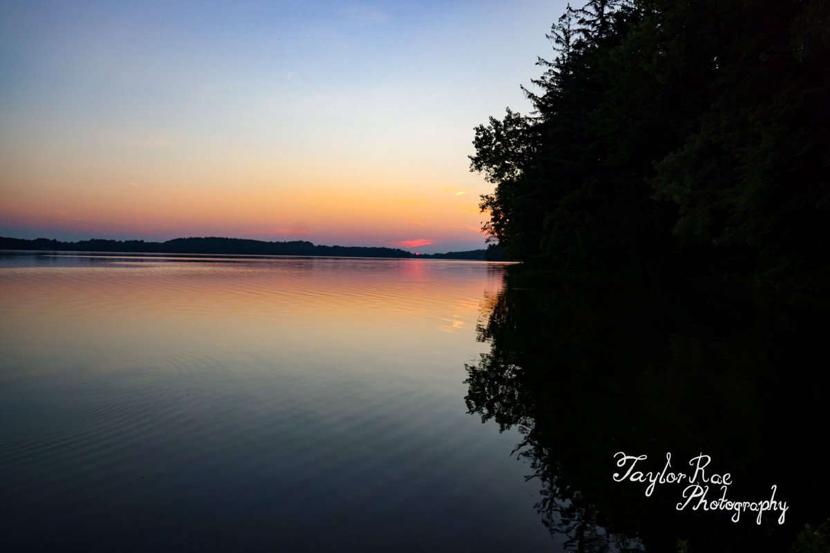 TayRayPhotos's tweet photo. Tomhannock Reservoir- Most recent sunset 📸 https://t.co/gjGuexUv6S