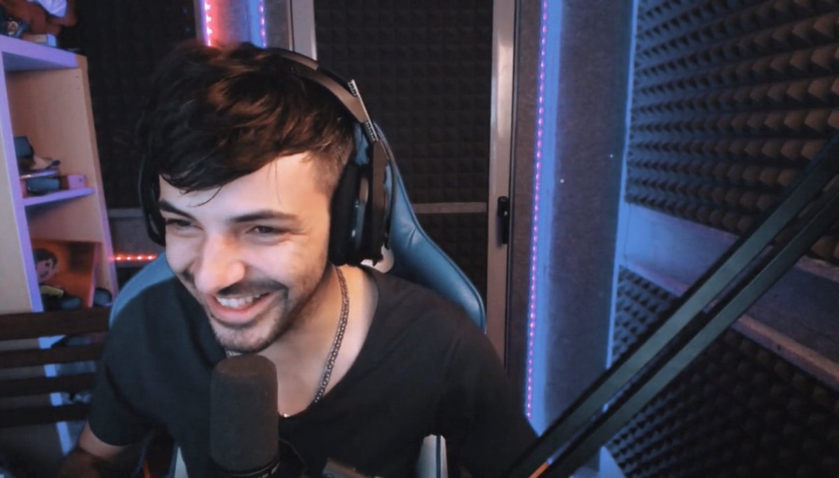 clips_fans's tweet photo. Que la sonrisa no te la quiten nunca ✨.

@NexxuzHD  ✨🔥 https://t.co/Txybm0WtJW